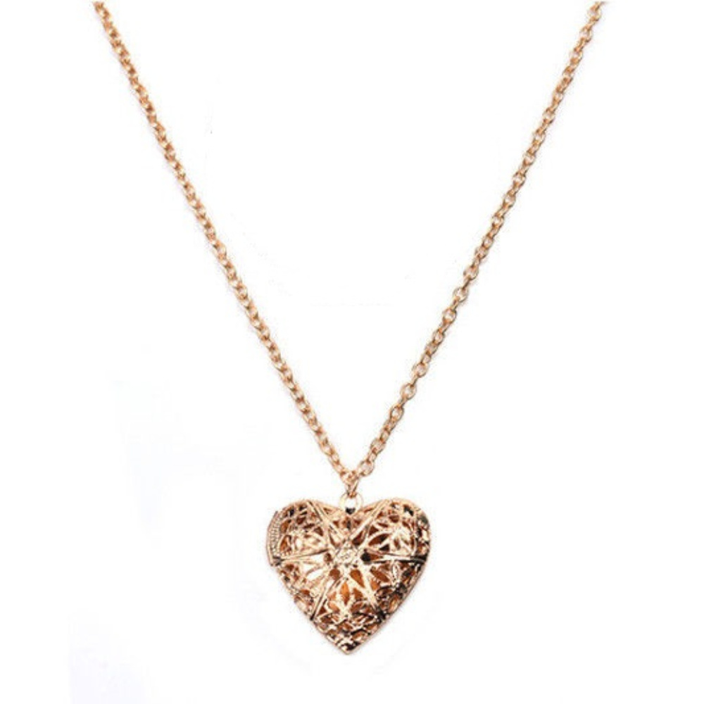 Necklace ~ Picture Locket ~ Filigree Heart  ~ Gold